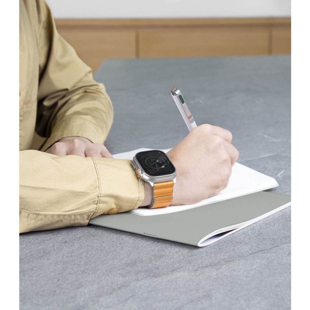 UNIQ-Revix-Premium-Edition-reminek-pro-Apple-Watch-49-46-45-44-42mm-Saffron-oranzovy-khaki-