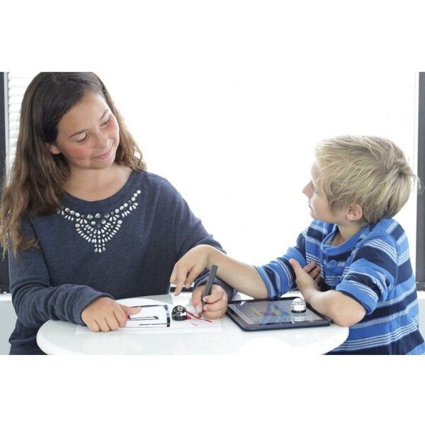 OZOBOT-2-0-BIT-inteligentni-minibot-bily