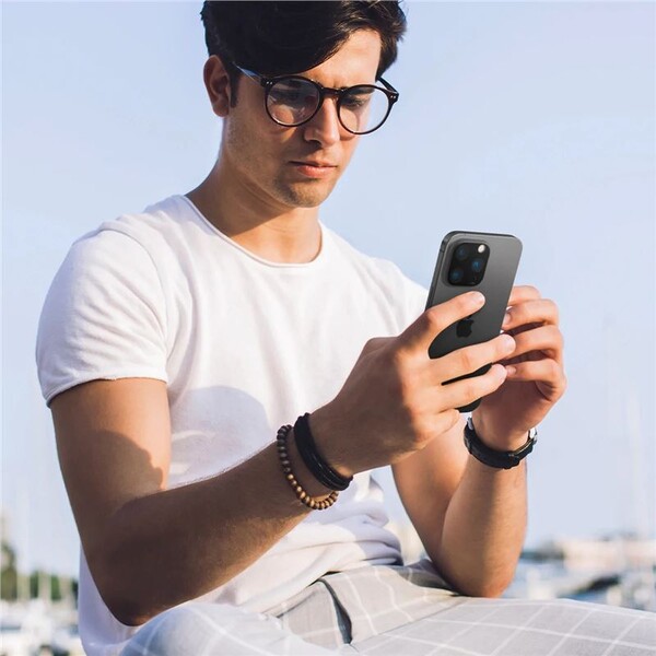 Spigen-Glass-tR-Optik-2-Pack-skla-iPhone-16-Pro-16-Pro-Max-15-Pro-15-Pro-Max-14-Pro-14-Pro-Max-cerna
