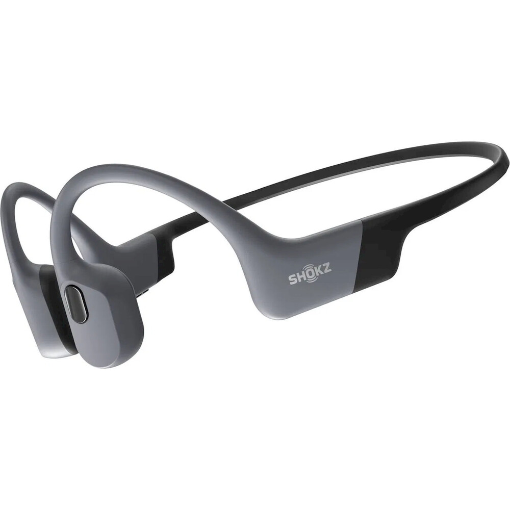 Shokz-OpenSwim-Pro-sluchatka-pred-usi-seda