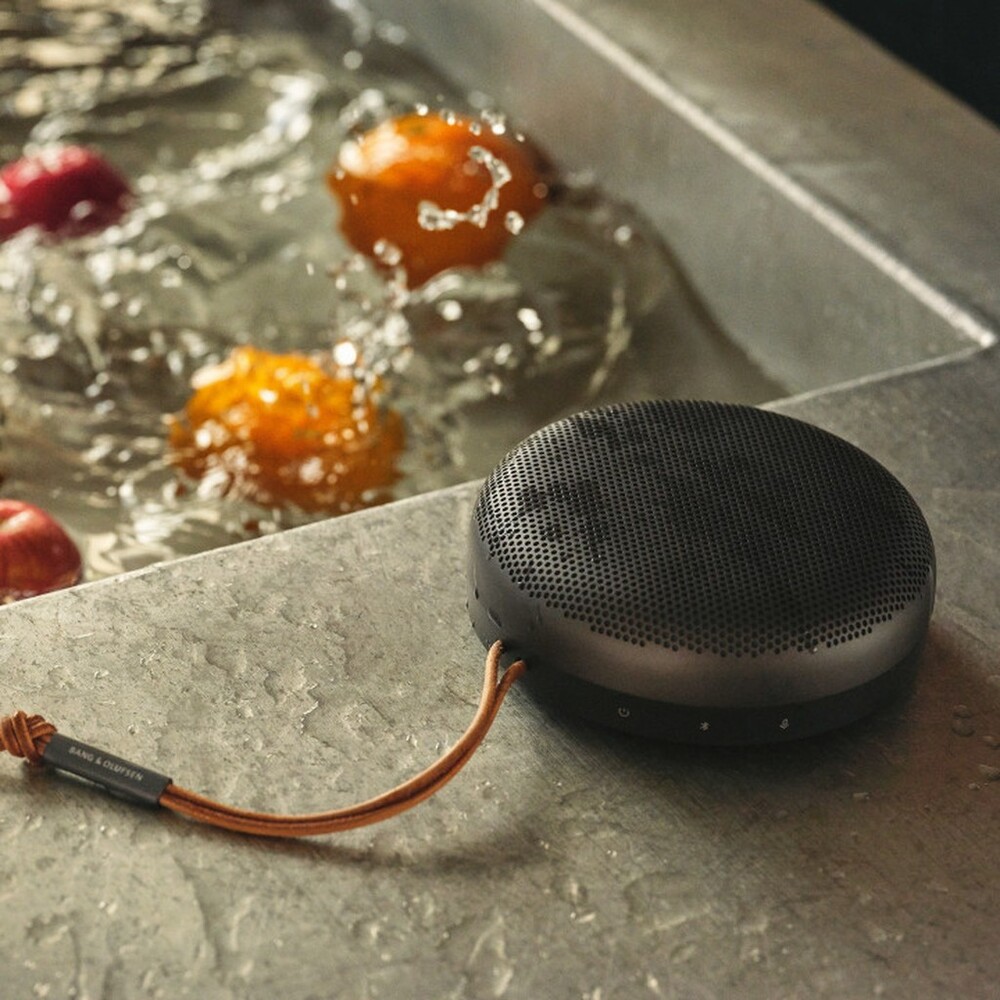 Bang-Olufsen-Beosound-A1-2-gen-Black-Anthracite