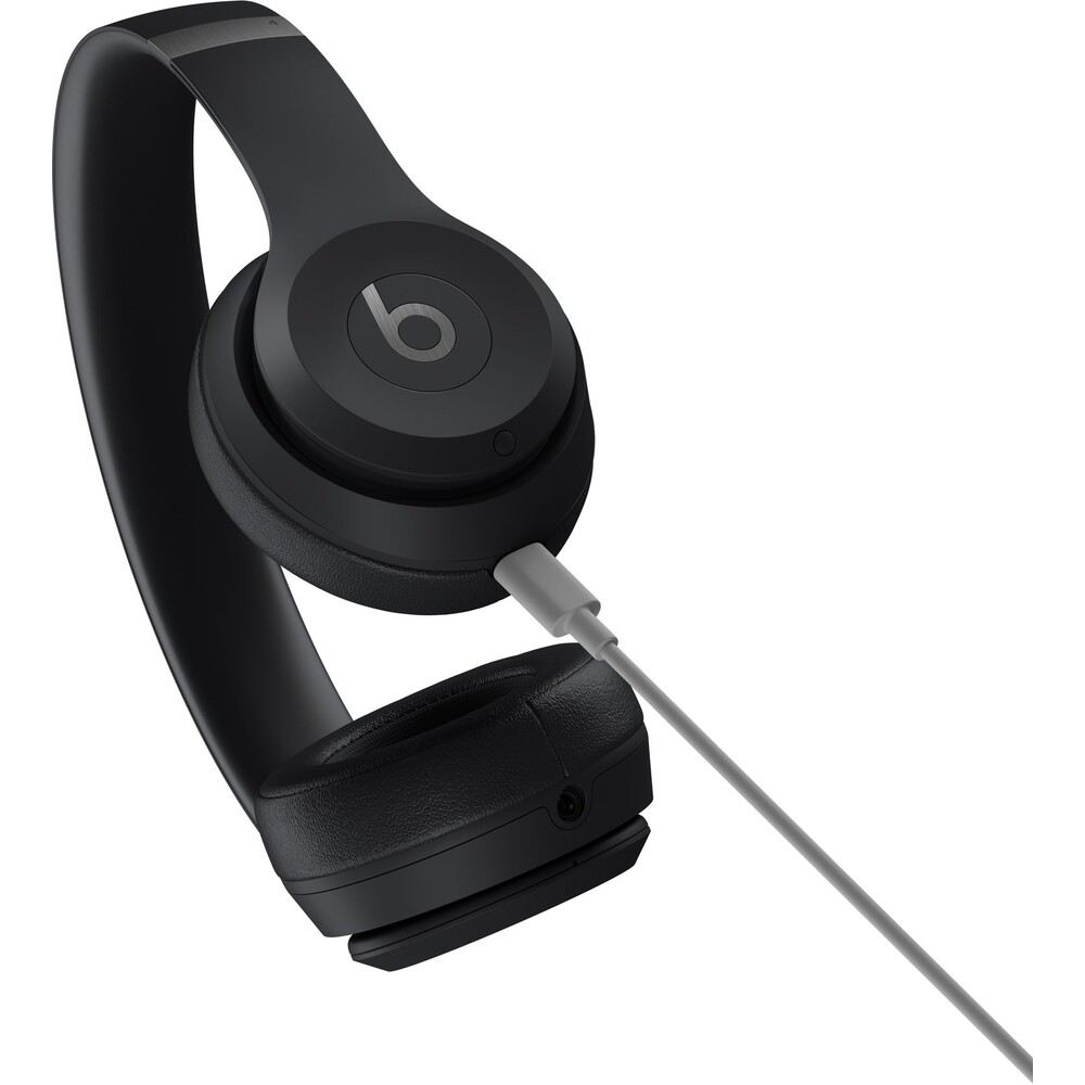 Apple-Beats-Solo-4-Wireless-matne-cerna