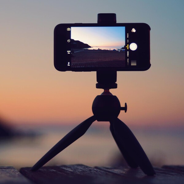 Shoulderpod-S2-The-Hand-Grip-na-mobilni-telefon