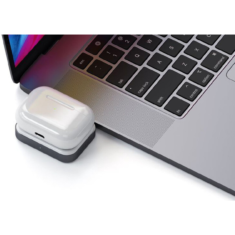 Satechi-USB-C-Wireless-Charging-Dock-AirPods-5W-vesmirne-sedy