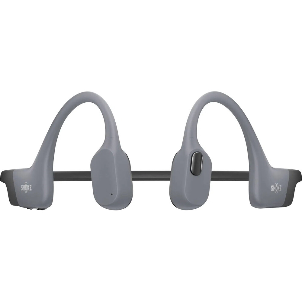 Shokz-OpenSwim-Pro-sluchatka-pred-usi-seda