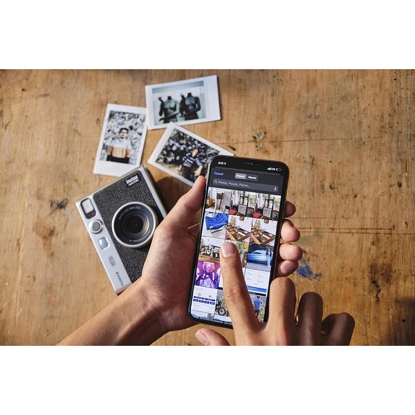 Fujifilm-Instax-mini-EVO-cerny