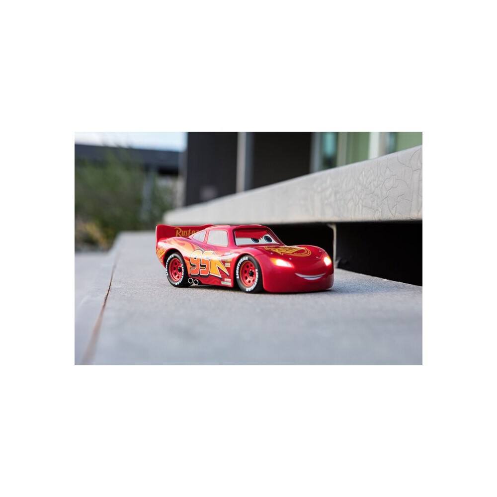 Sphero-Ultimate-Lightning-McQueen-zavodni-auto