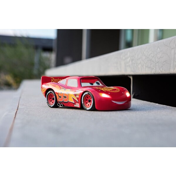 Sphero-Ultimate-Lightning-McQueen-zavodni-auto