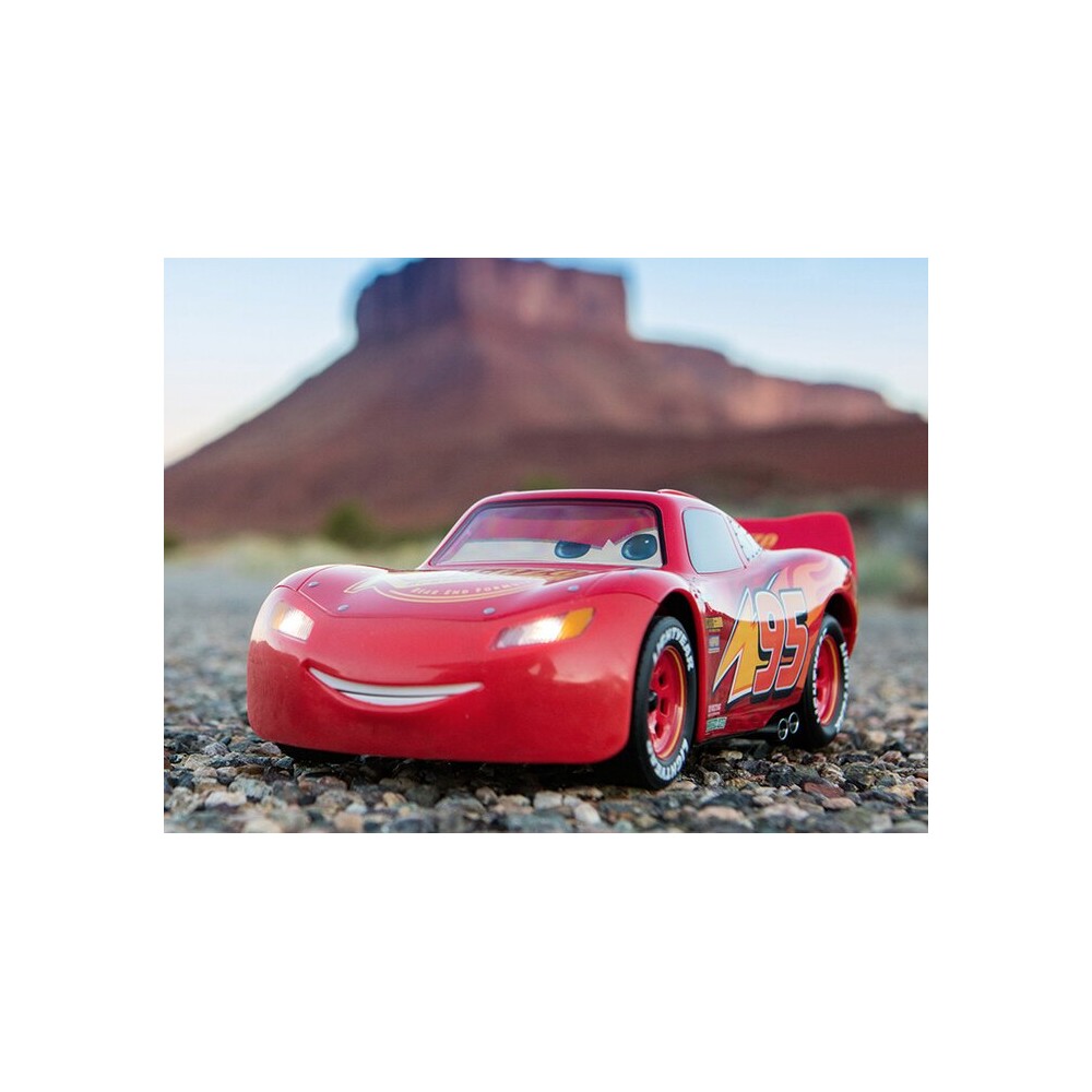 Sphero-Ultimate-Lightning-McQueen-zavodni-auto