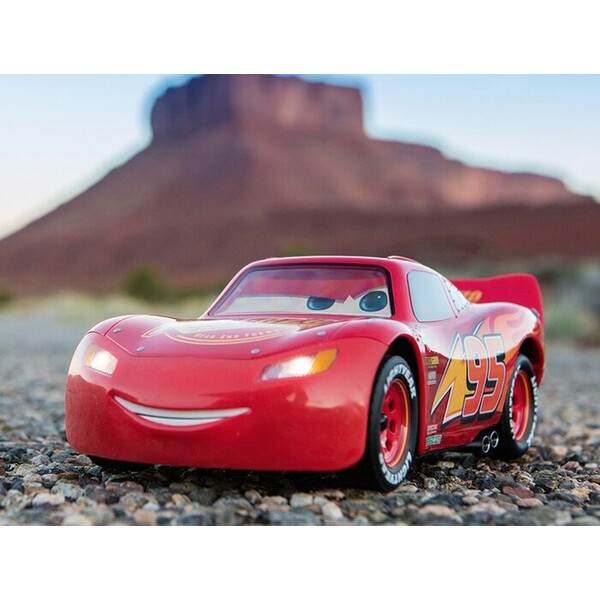Sphero-Ultimate-Lightning-McQueen-zavodni-auto