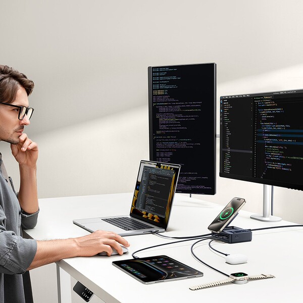 Baseus-Nomos-Qi2-nabijeci-stanice-140W-3xUSB-C-USB-A-s-vysuvnym-kabelem-USB-C-sitovy-kabel-1m-cerna