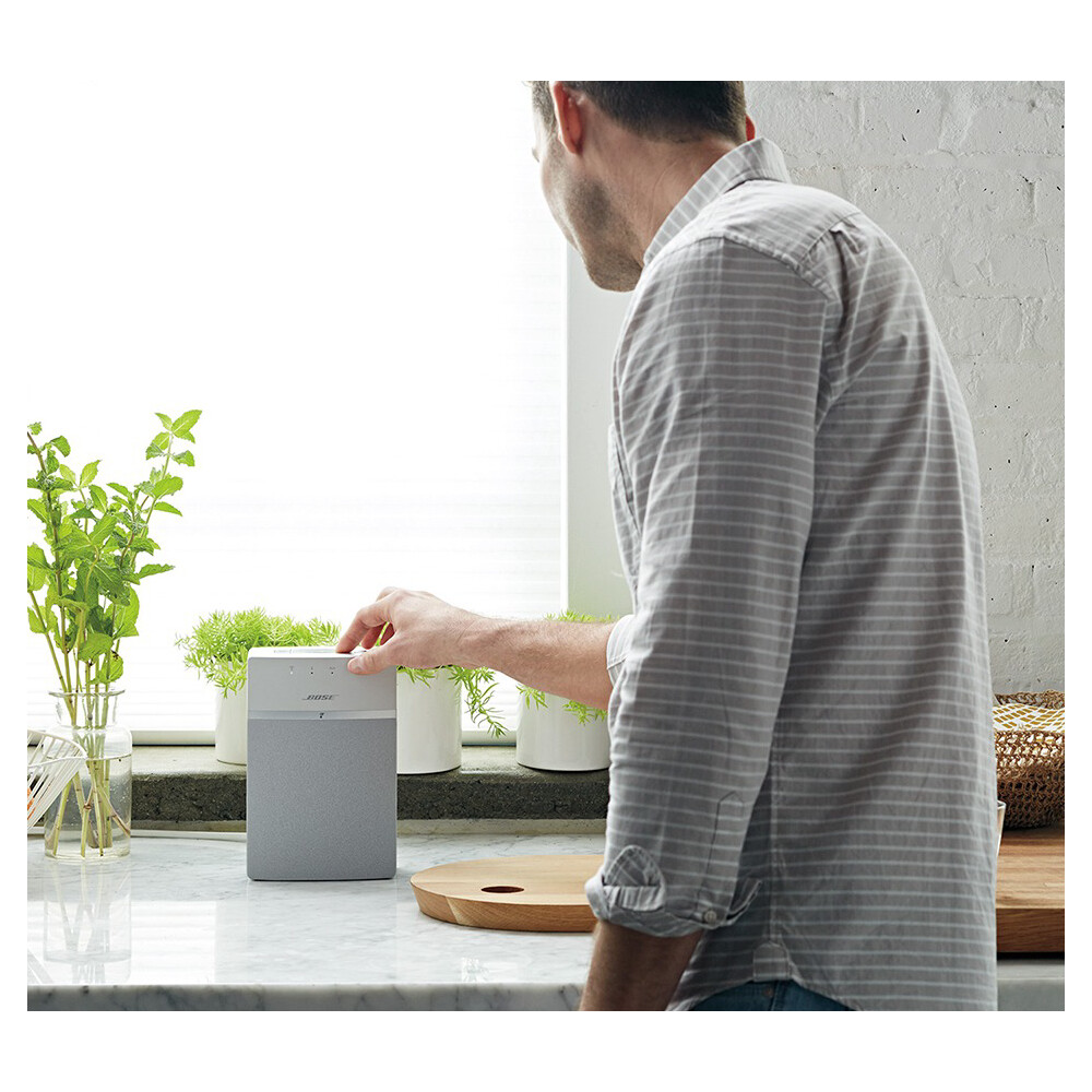 Bose-SoundTouch-10-bily