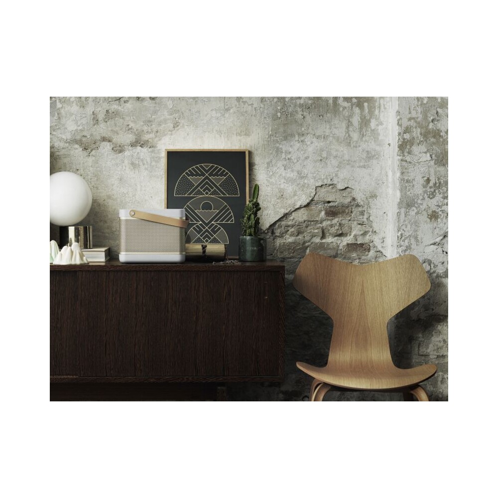 Beoplay-Beolit-15-bezdratovy-reproduktor-zlaty