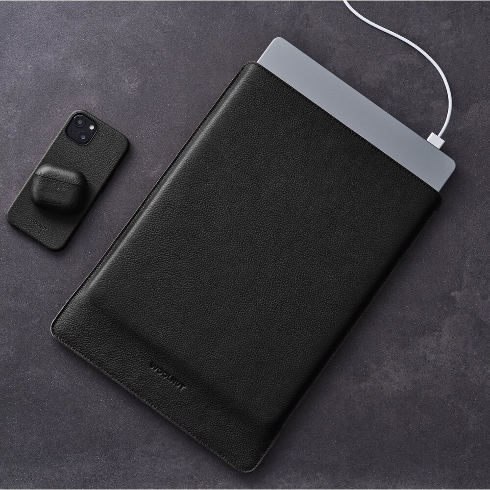 Woolnut-kozene-Sleeve-pouzdro-pro-16-MacBook-Pro-cerne