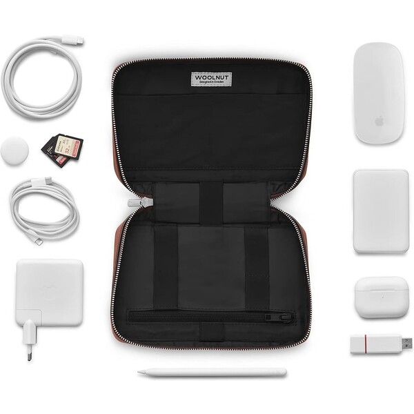Woolnut-kozeny-Tech-Organizer-hnedy