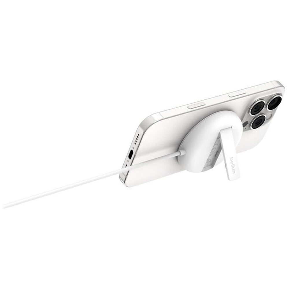 Belkin-BOOST-CHARGE-PRO-Qi2-15W-MagSafe-nabijeci-podlozka-bez-adapteru-bila