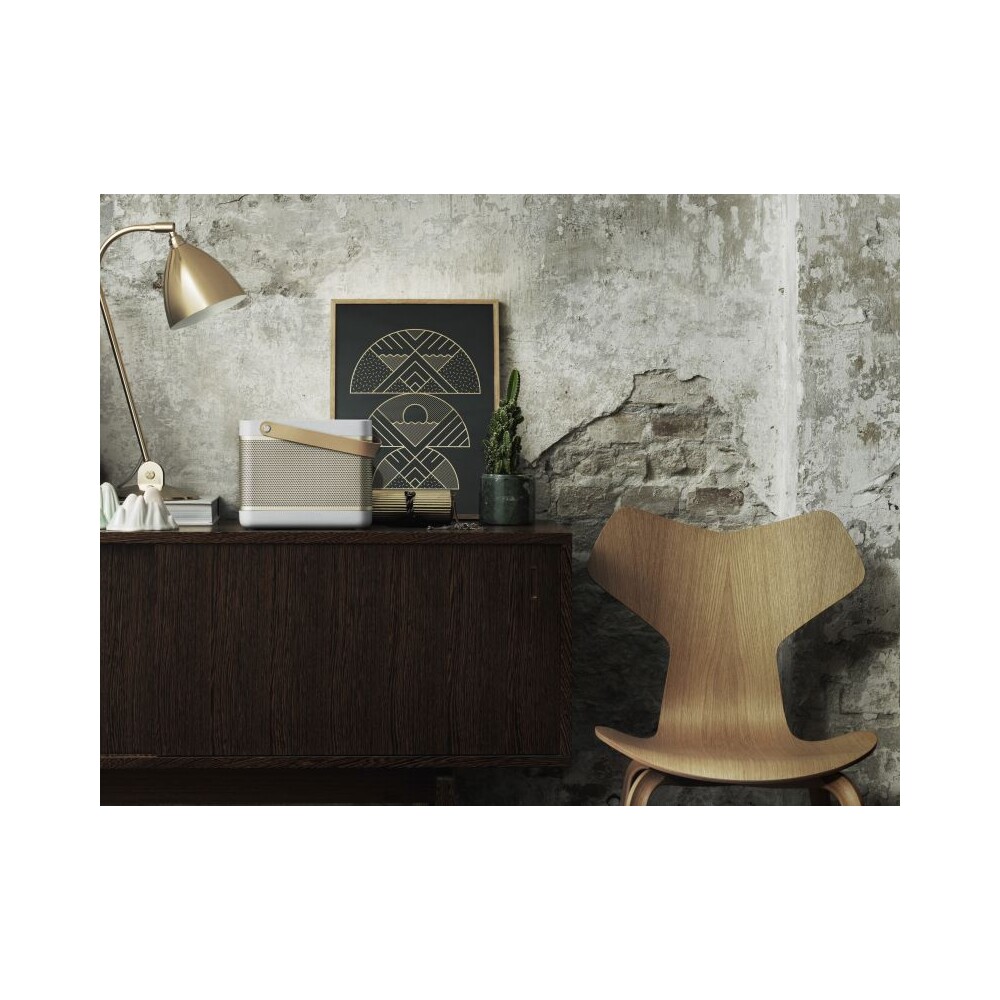 Beoplay-Beolit-15-bezdratovy-reproduktor-zlaty