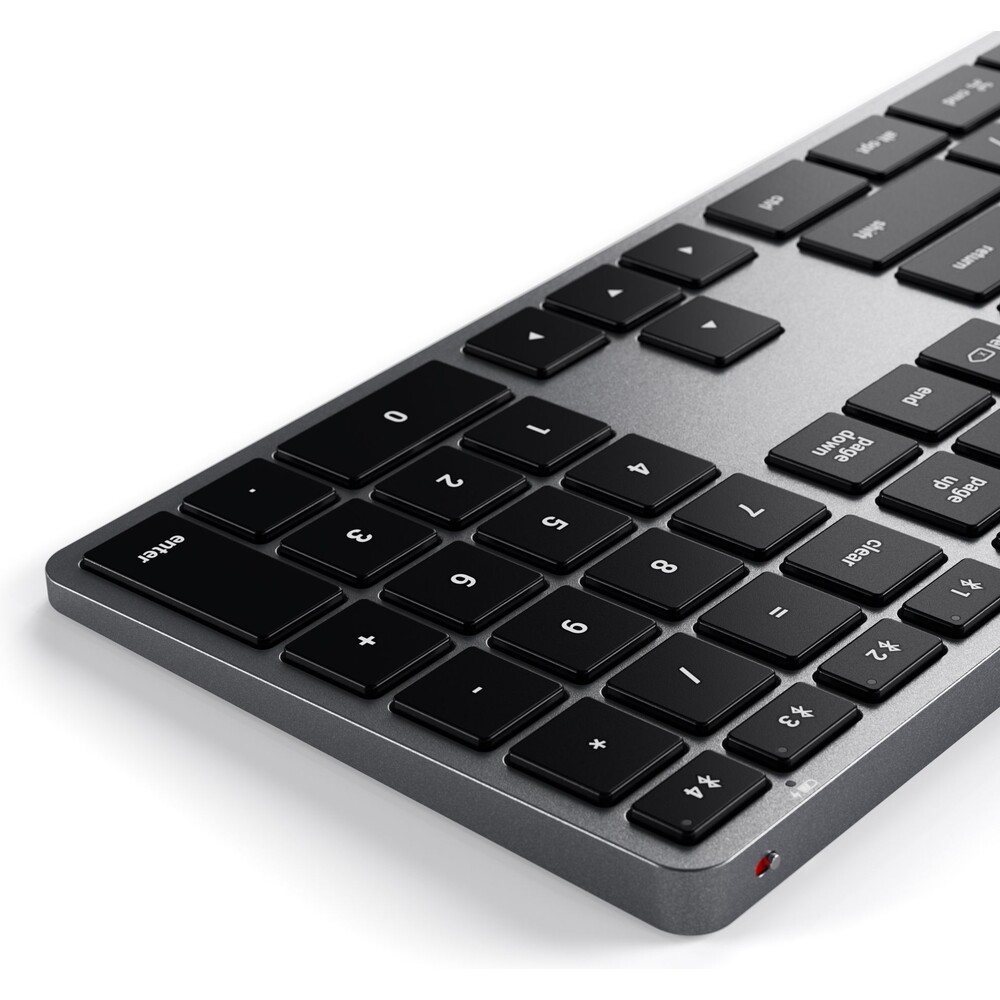 Satechi-Slim-X3-Bluetooth-bezdratova-podsvicena-klavesnice-CZ-vesmirne-seda