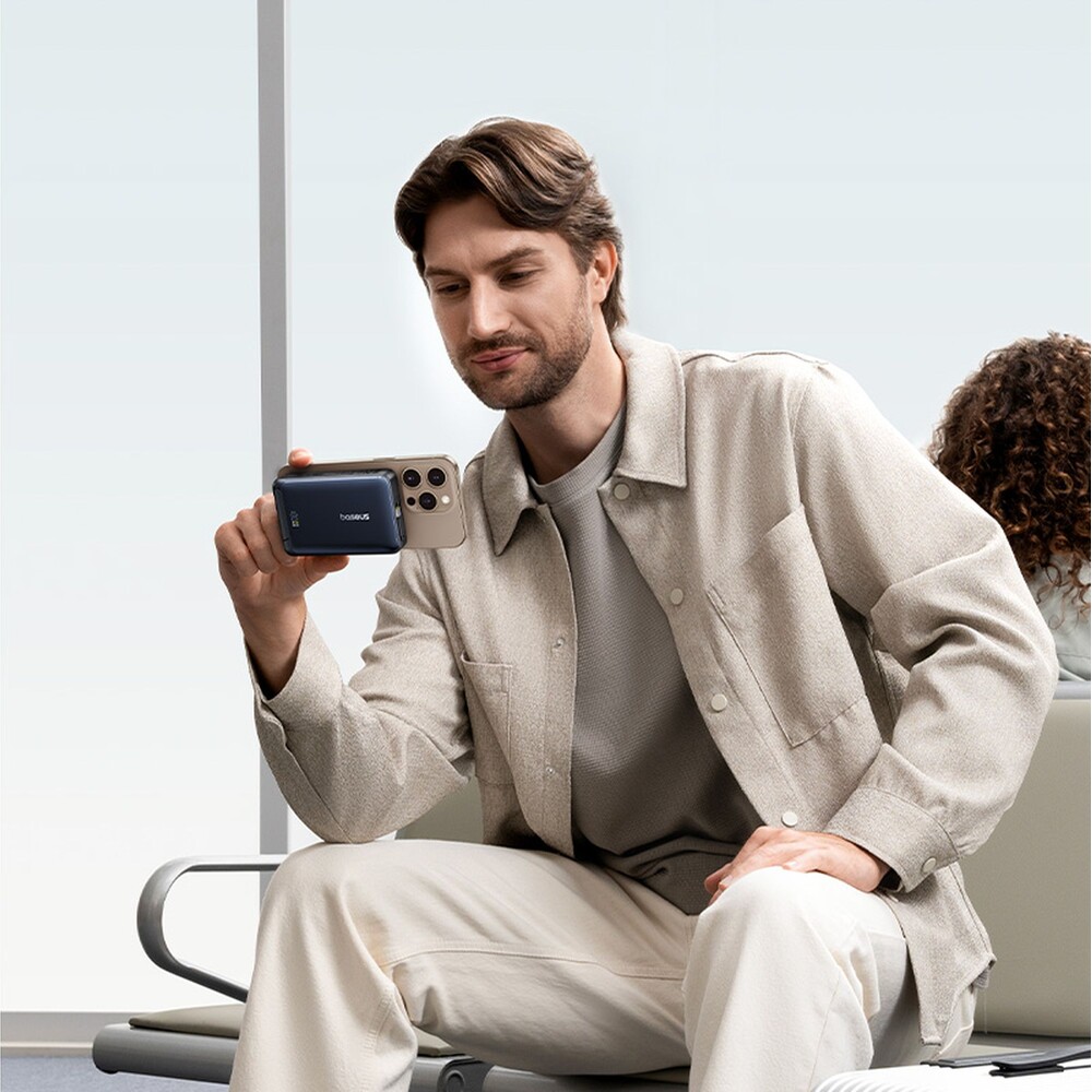 Baseus-Nomos-Qi2-powerbanka-10000mAh-45W-s-kabelem-USB-C-cerna