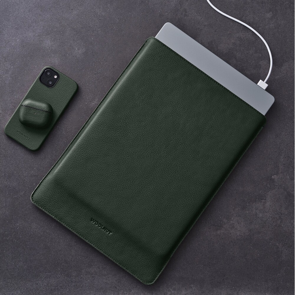 Woolnut-kozene-Sleeve-pouzdro-pro-16-MacBook-Pro-tmave-zelene
