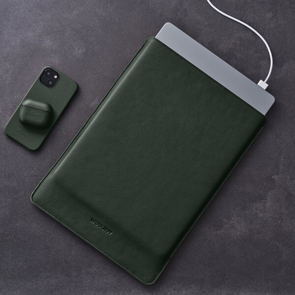 Woolnut-kozene-Sleeve-pouzdro-pro-16-MacBook-Pro-tmave-zelene