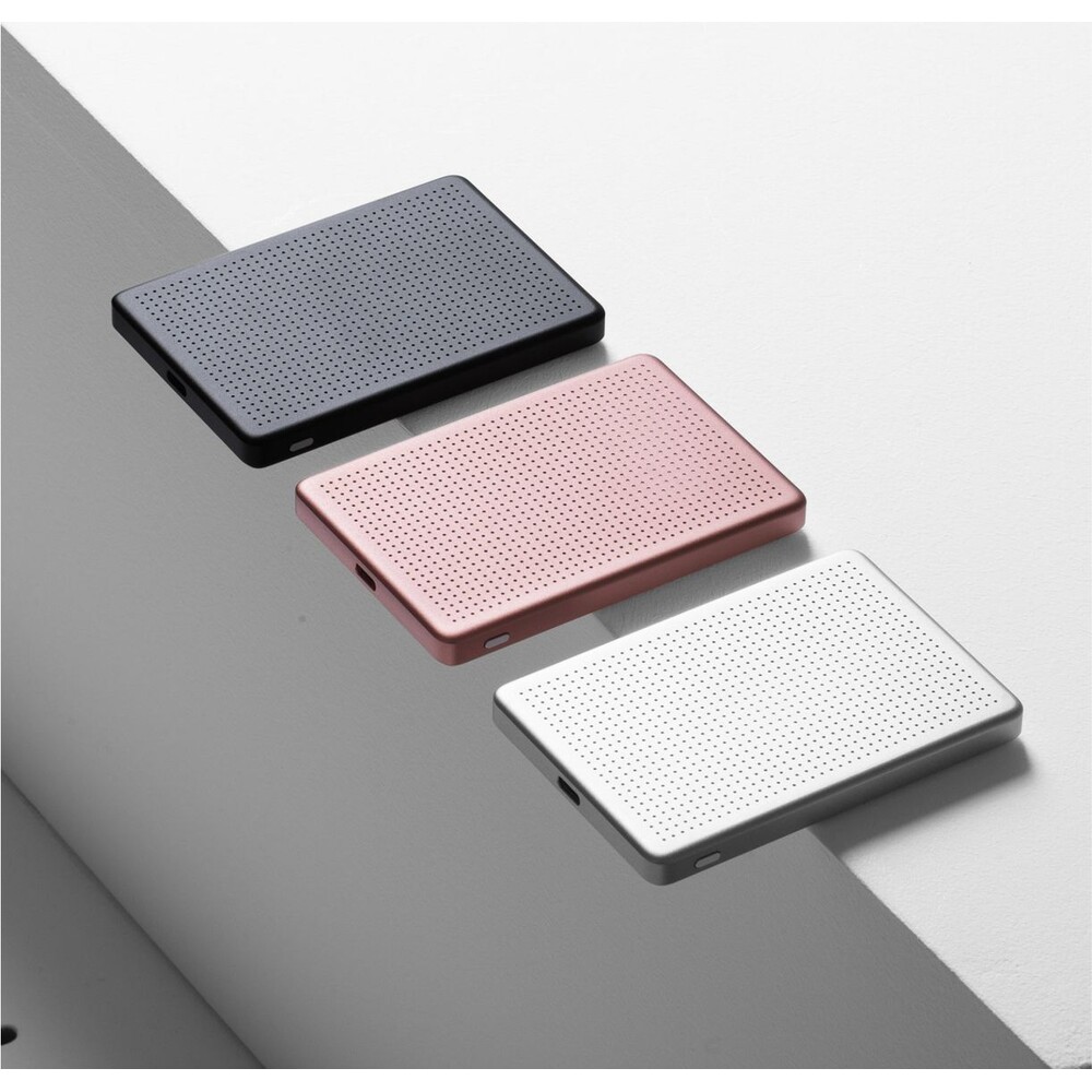 Native-Union-Active-MagSafe-powerbanka-5000mAh-stribrna