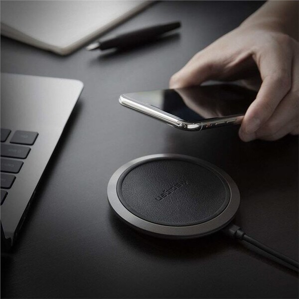 Spigen-Essential-F308W-bezdratova-nabijecka-cerna