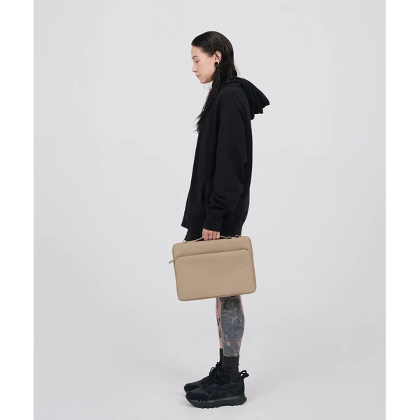 SKINARMA Juno Laptop Sleeve pouzdro na notebook (13/14") černé - Pouzdra - Obrázek L7LD000O01