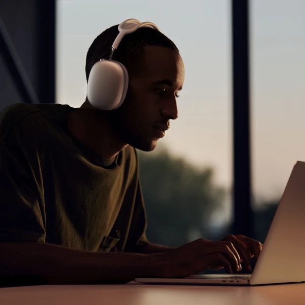 Apple AirPods Max bezdrátová sluchátka stříbrná - Sluchátka - Obrázek L8P2600301