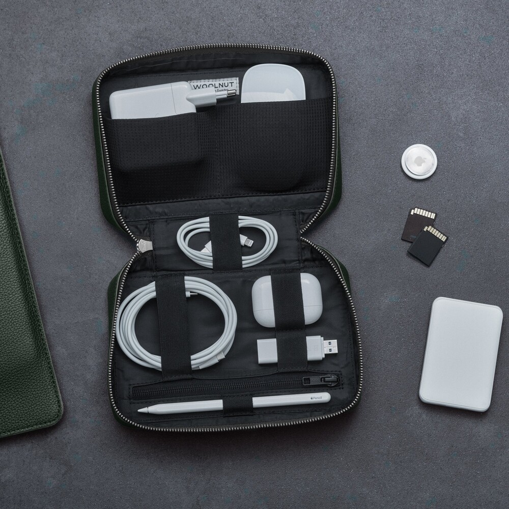 Woolnut-kozeny-Tech-Organizer-tmave-zeleny