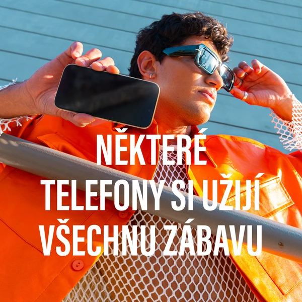 PanzerGlass-Ultra-Wide-Fit-sklo-Apple-iPhone-17-Pro-Max-s-instalacnim-rameckem