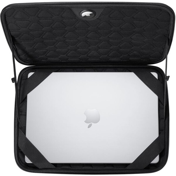 Spigen-Rugged-Armor-Pro-pouzdro-MacBook-Pro-16-M4-2024-M3-2023-M2-2023-M1-2021-cerne