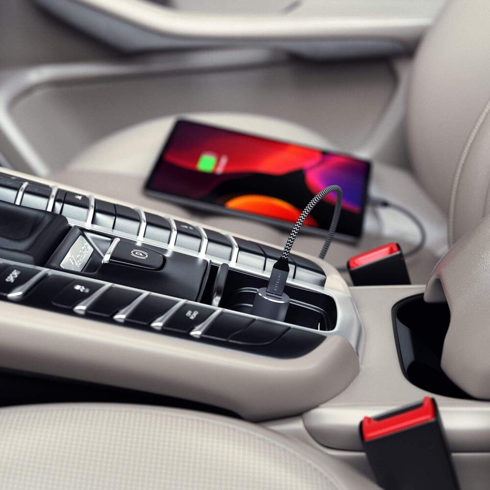 Satechi-72W-Type-C-PD-Car-Charger-nabijecka-do-auta-vesmirne-seda