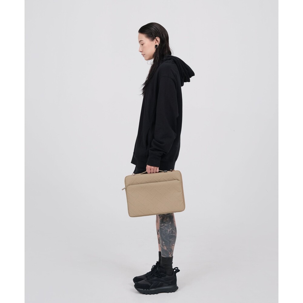 SKINARMA-Juno-Laptop-Sleeve-pouzdro-na-notebook-13-14-bezove