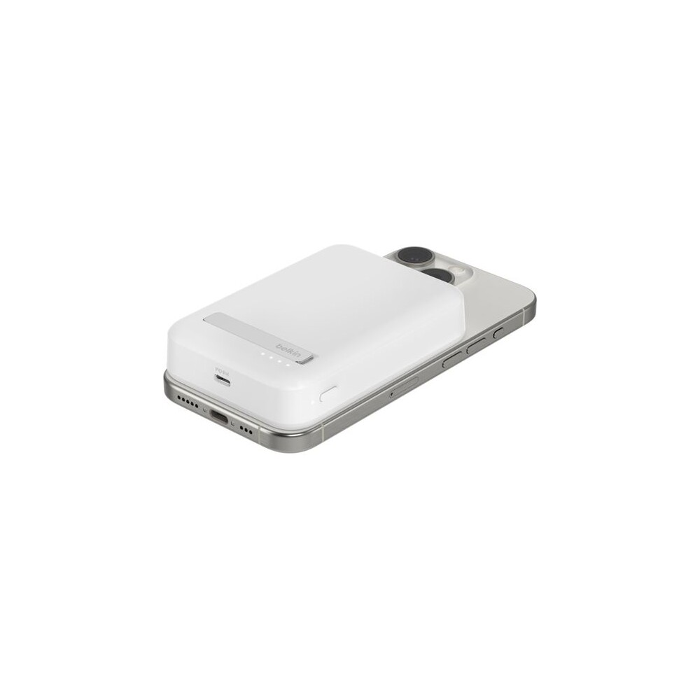 Belkin-Boost-Charge-Pro-Qi2-MagSafe-powerbanka-10000mAh-15W-bila