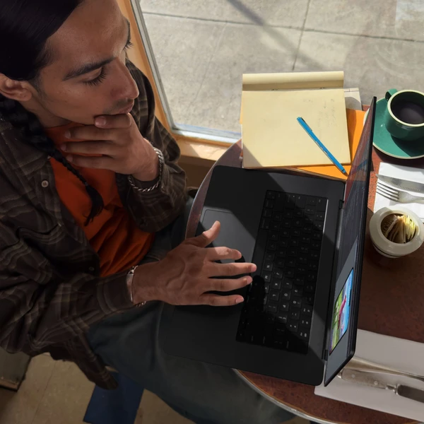 CTO Apple MacBook Pro 14" / CZ KLV / 2TB SSD / M3 Max 16xCPU / 40xGPU / 64GB / 96W / Vesmírně černá - Notebooky - Obrázek OUH9000G01
