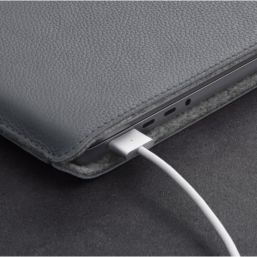 Woolnut-kozene-Sleeve-pouzdro-pro-14-MacBook-Pro-sede