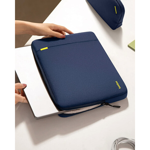 tomtoc-Sleeve-Kit-16-MacBook-Pro-namorni-modra