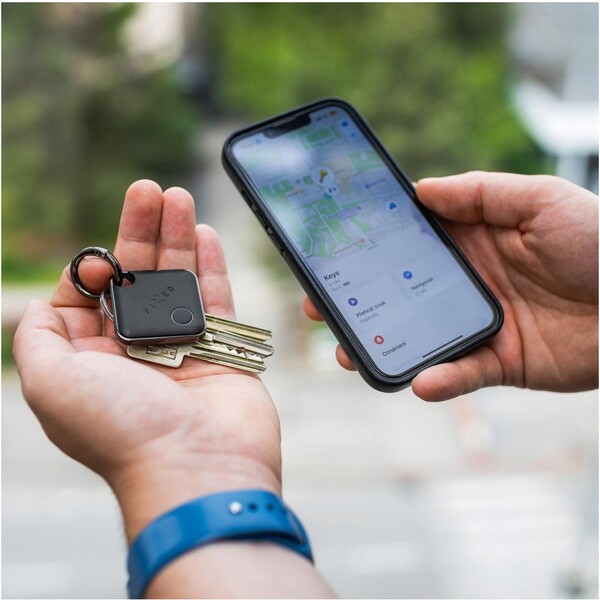 FIXED-Tag-Smart-tracker-s-podporou-Find-My-cerny