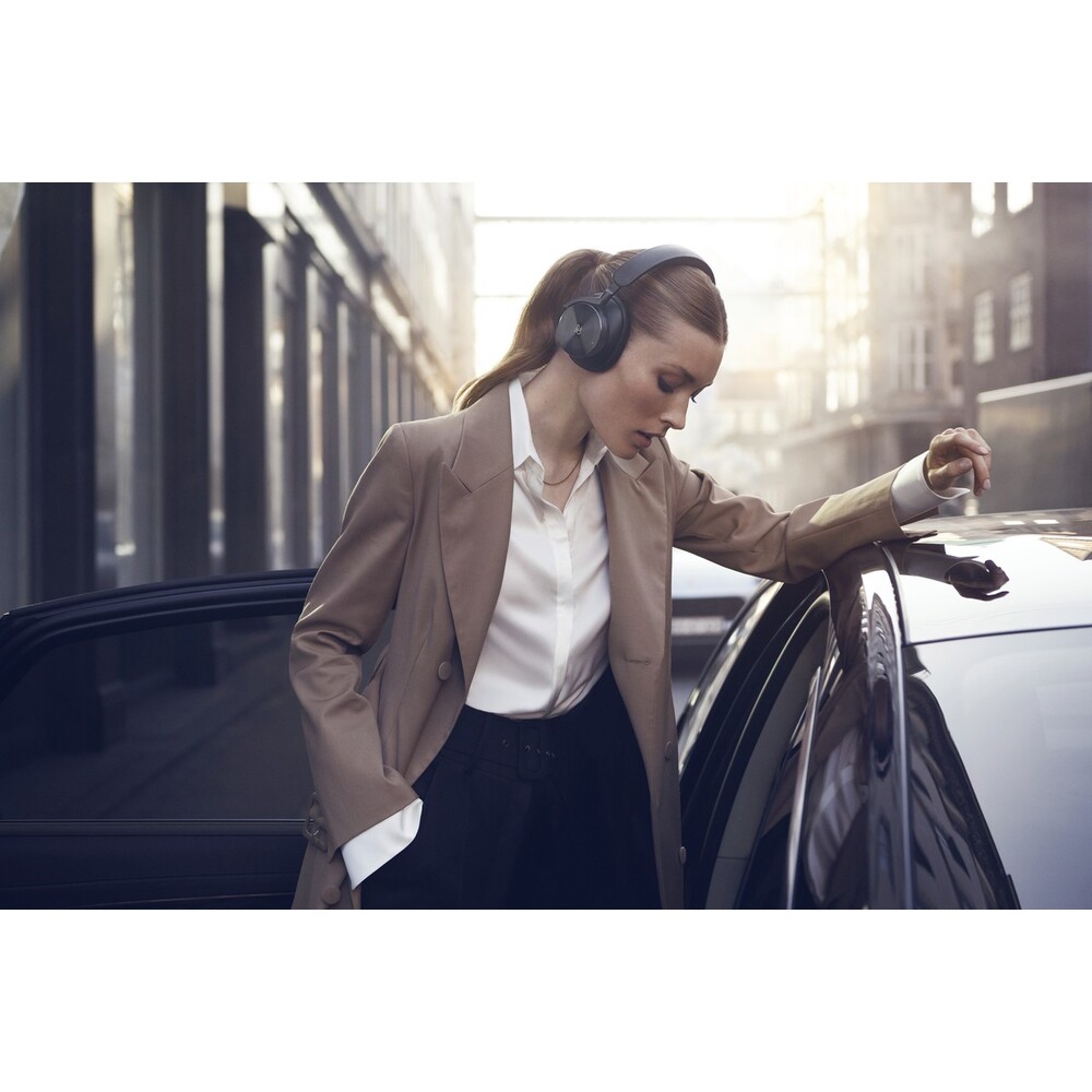 Bang-Olufsen-Beoplay-H95-Black