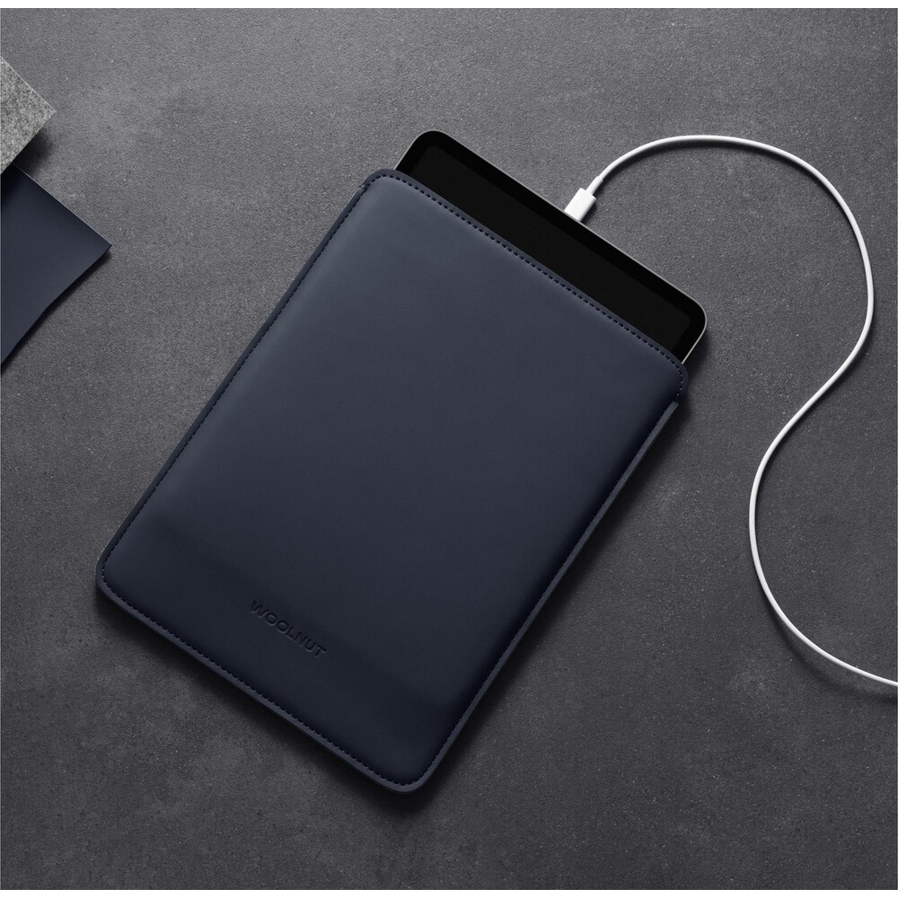Woolnut-Matte-PU-Sleeve-pouzdro-pro-iPad-Pro-11-iPad-Air-11-tmave-modre