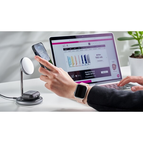 iWant-MagSafe-stojan-s-bezdratovym-nabijenim