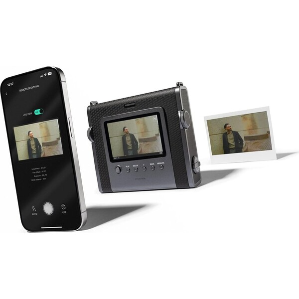 Fujifilm-Instax-Wide-EVO-cerny