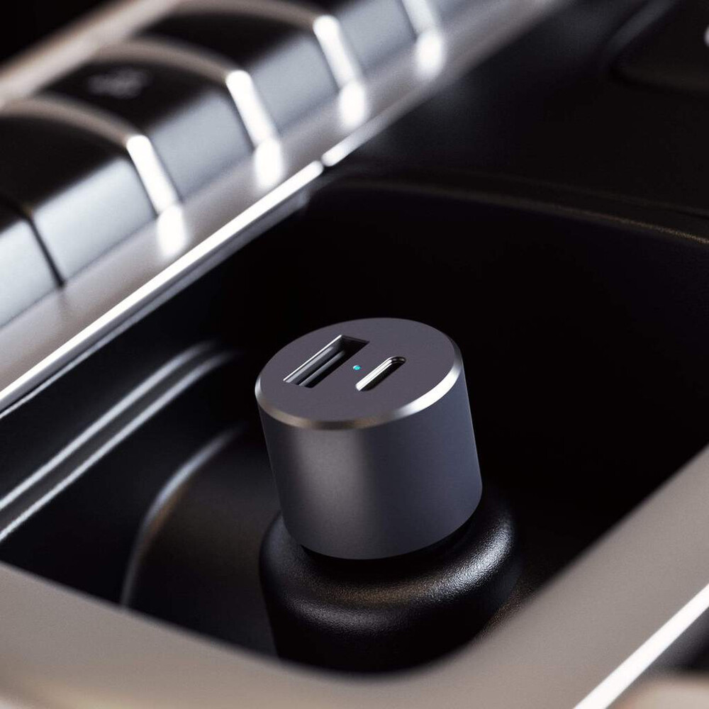 Satechi-72W-Type-C-PD-Car-Charger-nabijecka-do-auta-vesmirne-seda