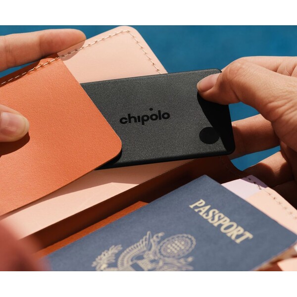 Chipolo-CARD-Bluetooth-lokator-cerny