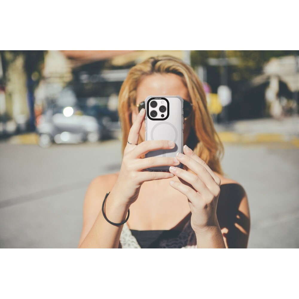 Cubenest-MagPro-Strong-Guard-kryt-iPhone-15-Pro-bily