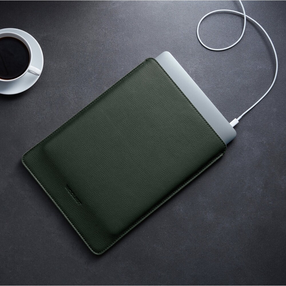 Woolnut-Leather-Sleeve-kozene-pouzdro-MacBook-Pro-13-MacBook-Air-13-tmave-zelene