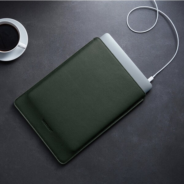 Woolnut-Leather-Sleeve-kozene-pouzdro-MacBook-Pro-13-MacBook-Air-13-tmave-zelene
