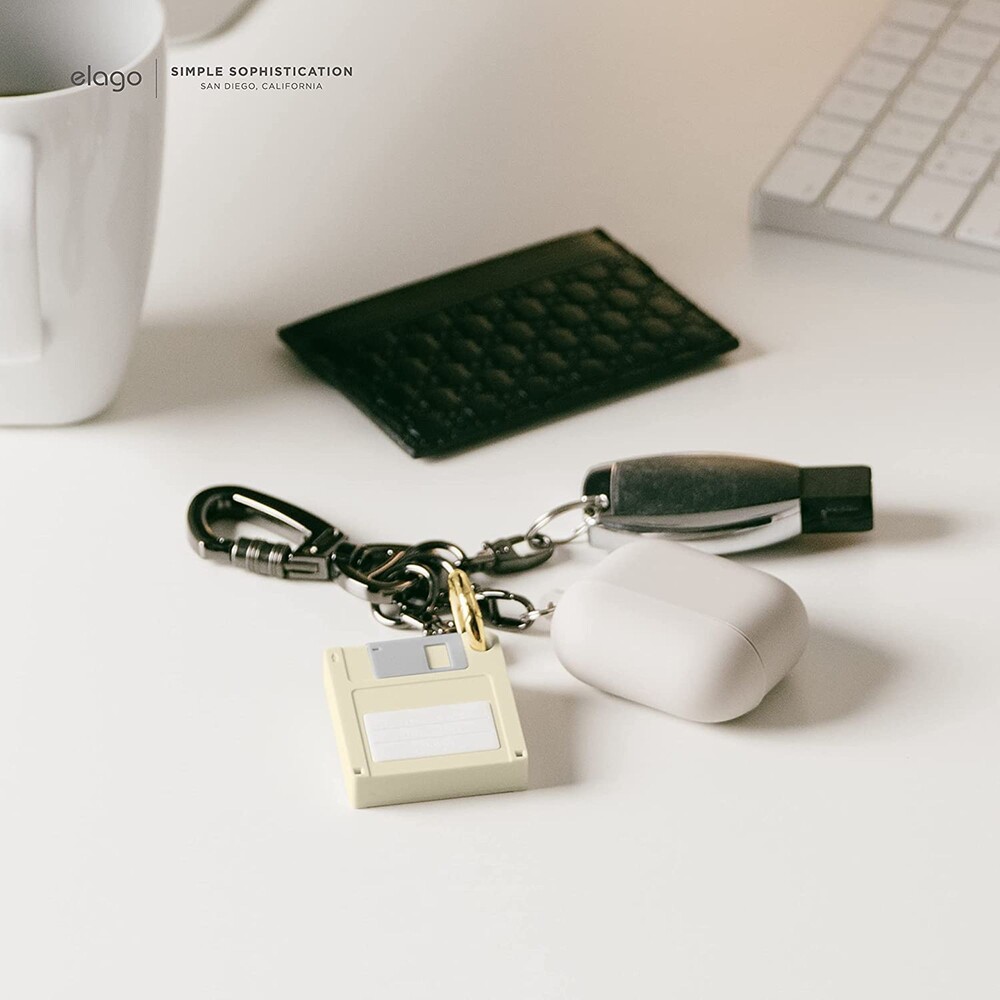 ELAGO-Floppy-Disk-pouzdro-pro-Apple-AirTag-bezove