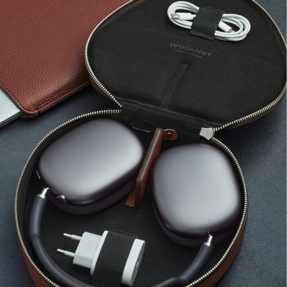 Woolnut-Leather-kozene-pouzdro-pro-AirPods-Max-hnede